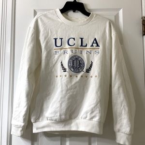 💙💙 Vintage UCLA Embroidered Sweatshirt 💙💙